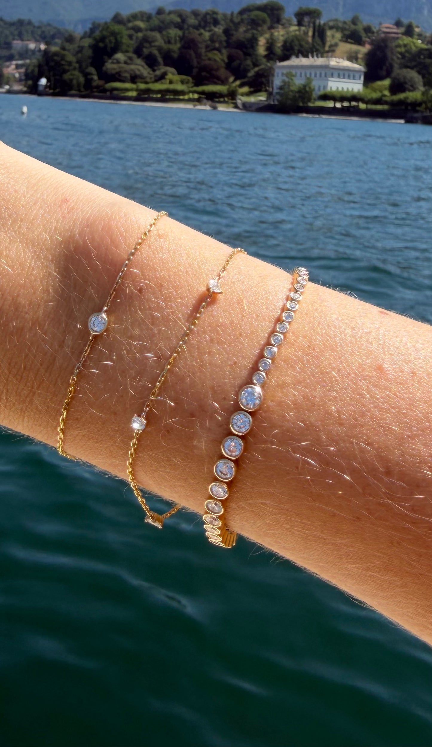 2.5 ct Gradual Bezel Set Tennis Bracelet (Yellow Gold)