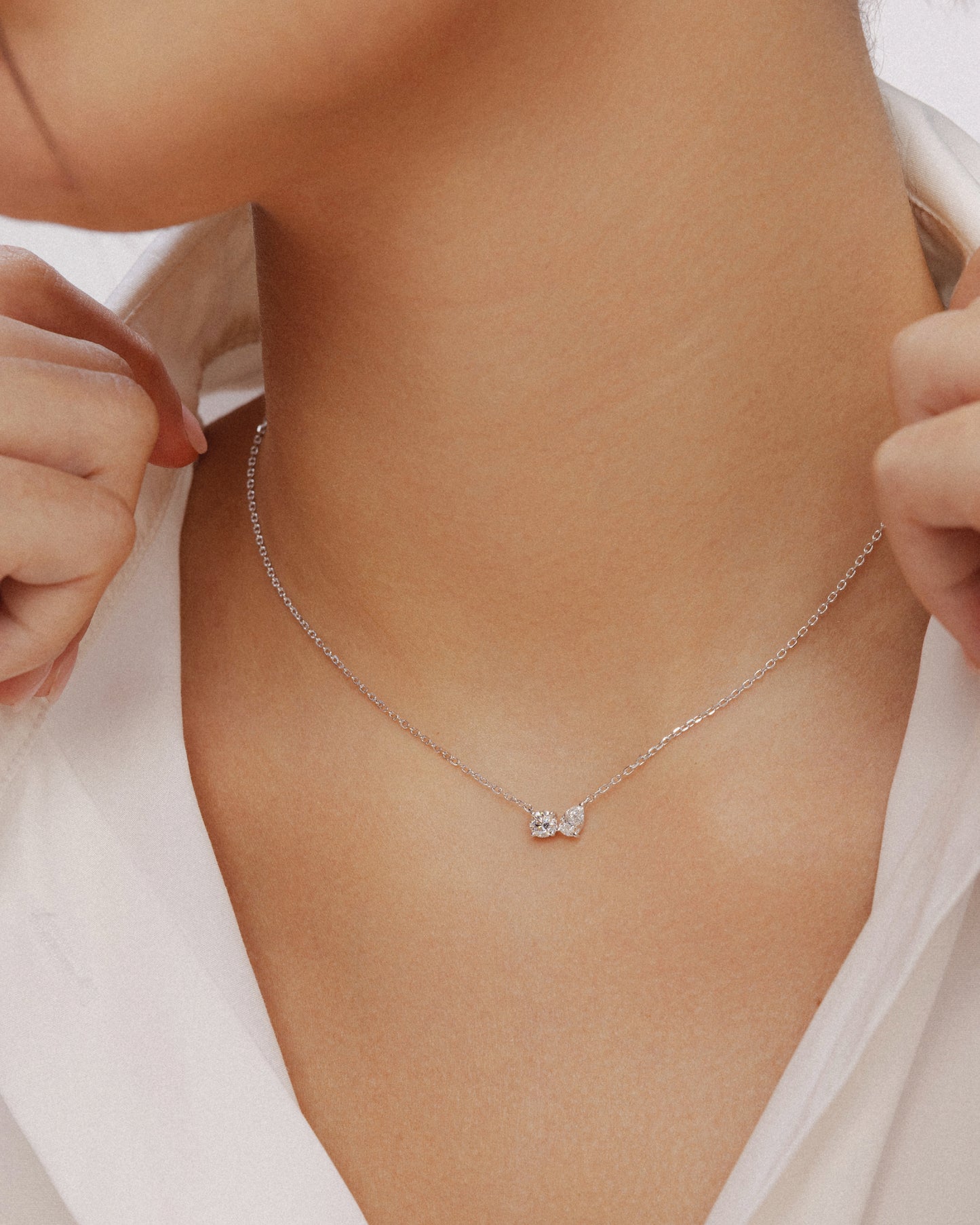 Moi & Toi Necklace w. Pear and Round Diamonds (Yellow Gold)